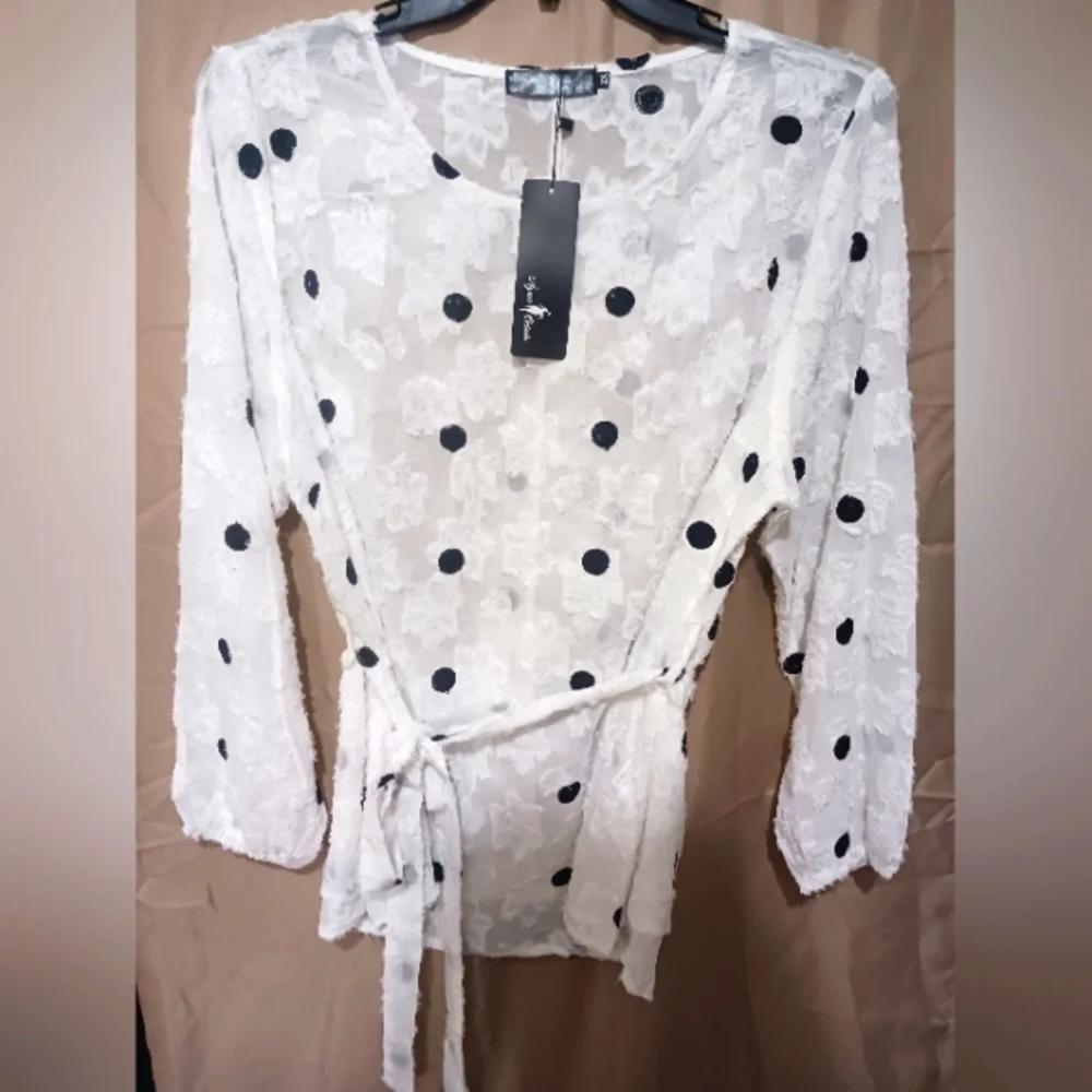 Ladies dress blouse - Picture 3 of 6